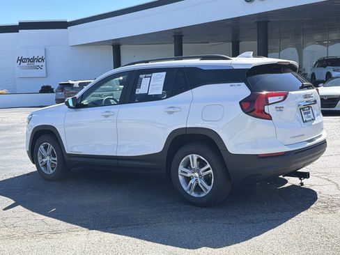 Used 2024 GMC Terrain SLE w/ Driver Convenience Package AWD/4WD image 10