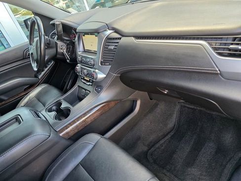 Used 2016 Chevrolet Suburban LT image 23