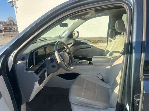 Used 2021 Cadillac Escalade Sport Platinum image 8