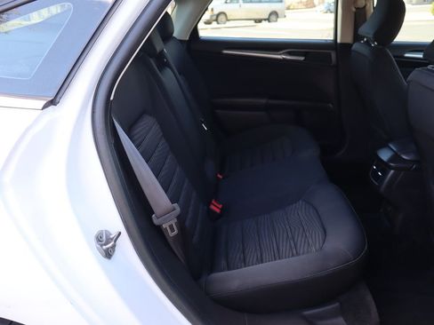 Used 2016 Ford Fusion SE image 21