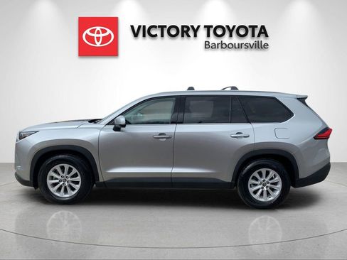 Used 2024 Toyota Grand Highlander XLE image 2