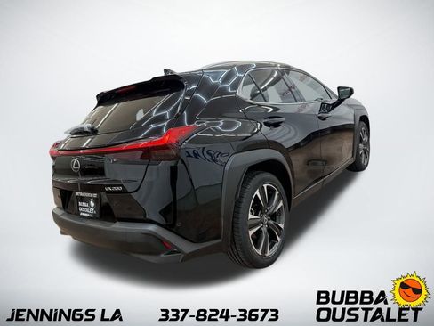 Used 2022 Lexus UX 200 w/ Accessory Package (Z2) image 5