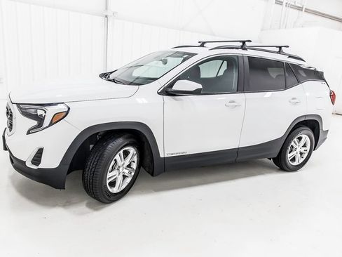 Used 2021 GMC Terrain SLE w/ Driver Convenience Package FWD image 4