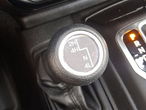 Certified 2023 Jeep Gladiator Sport image 24