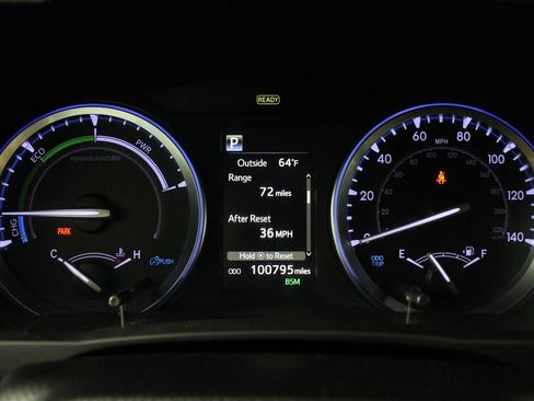 Used 2019 Toyota Highlander XLE AWD/4WD image 12