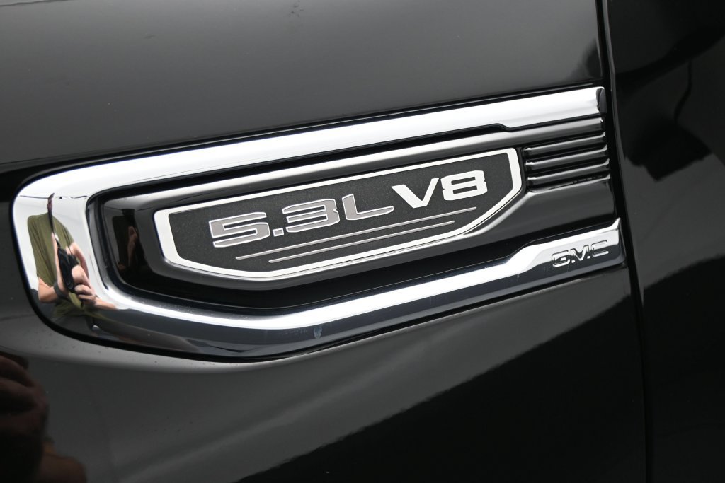 Used 2025 GMC Sierra 1500 SLT AWD/4WD image 9