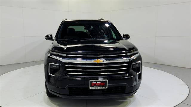 Used 2026 Chevrolet Traverse LT AWD/4WD image 2