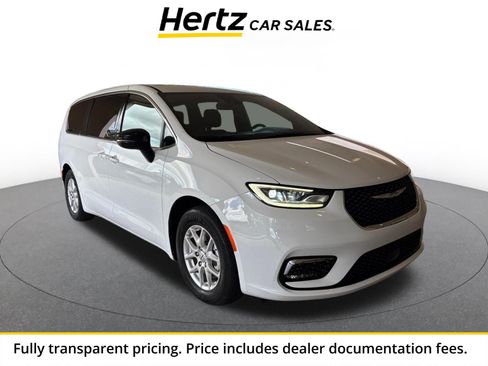 Used 2025 Chrysler Pacifica Select FWD image 1