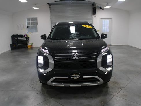 Used 2024 Mitsubishi Outlander SEL image 3