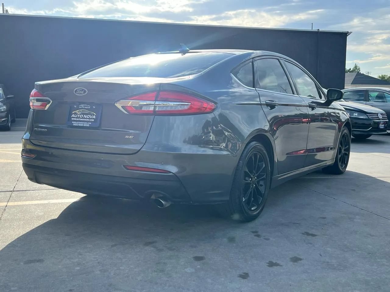 Used 2020 Ford Fusion SE FWD image 6