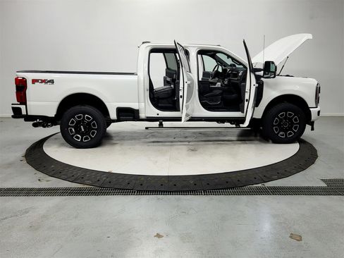 New 2026 Ford F250 Platinum image 16