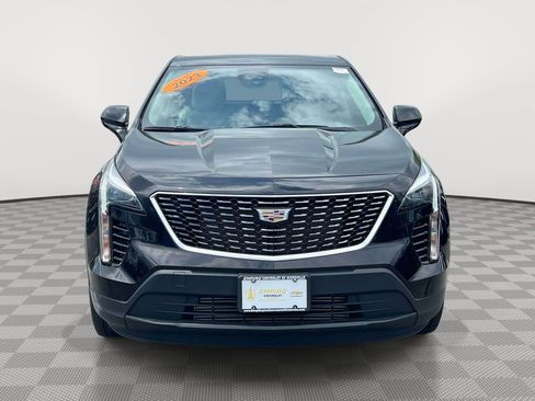 Used 2023 Cadillac XT4 Luxury w/ Cold Weather Package FWD image 2