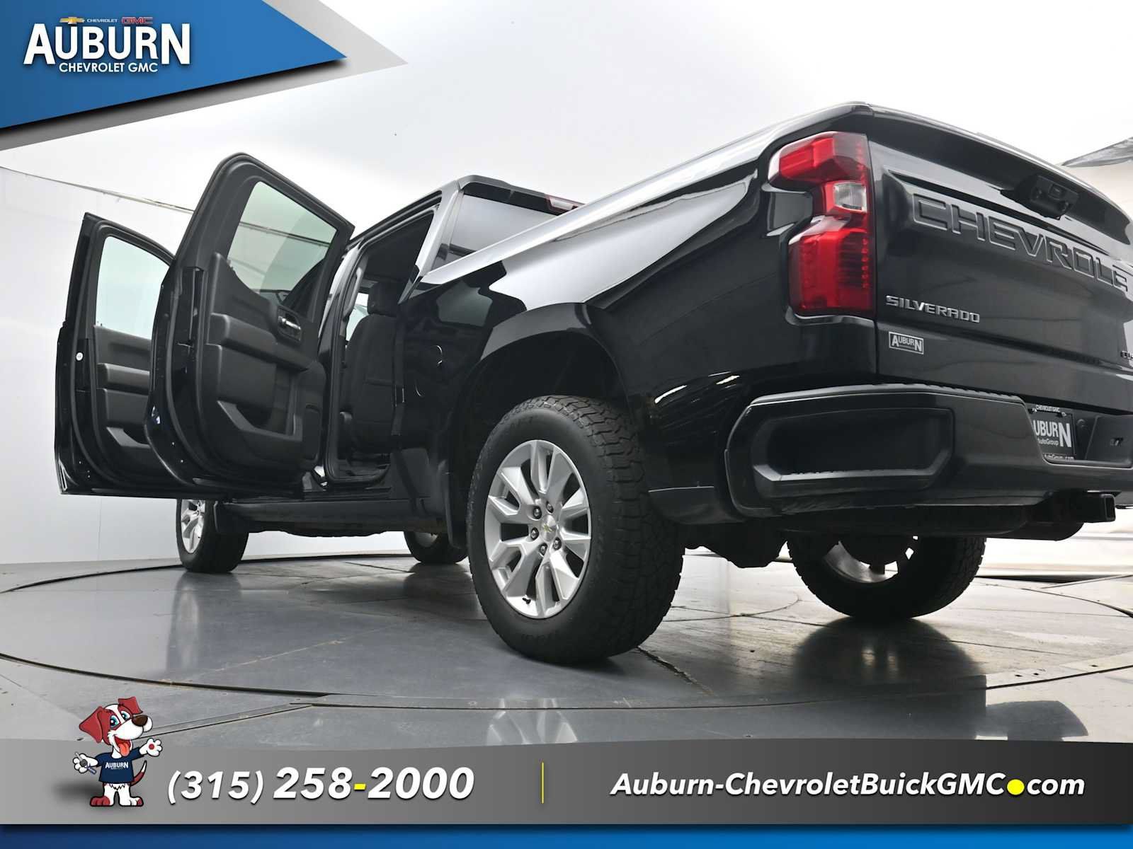 Used 2023 Chevrolet Silverado 1500 Custom AWD/4WD image 38
