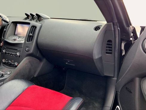 Used 2019 Nissan 370Z NISMO image 16
