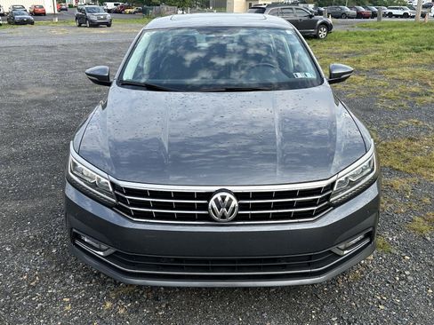 Used 2018 Volkswagen Passat 2.0T SE FWD image 3