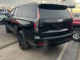 Used 2024 Cadillac Escalade ESV Sport Platinum w/ LPO, ONYX Package video 3