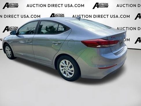 Used 2017 Hyundai Elantra SE FWD image 12
