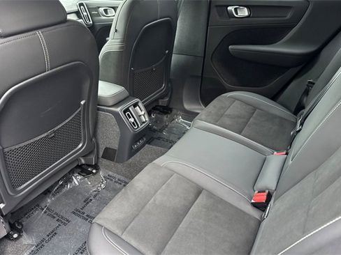 Used 2023 Volvo XC40 Recharge Ultimate w/ Protection Package Premier image 13
