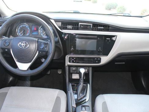 Used 2017 Toyota Corolla LE w/ Carpet Mat Package (TMS) FWD image 19