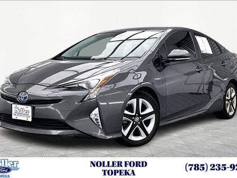 Used 2016 Toyota Prius Three Touring image 1