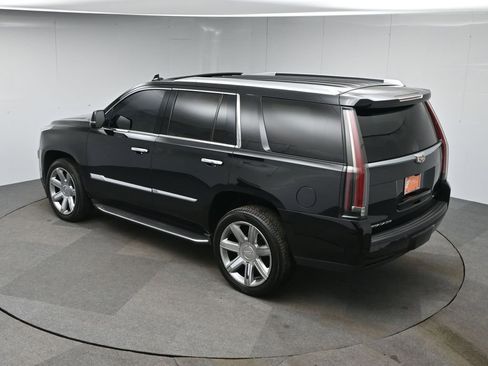Used 2019 Cadillac Escalade Luxury image 52