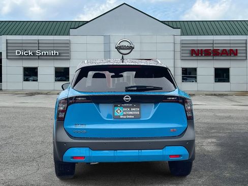 New 2025 Nissan Kicks SR image 5