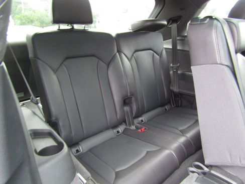 Used 2017 Audi Q7 3.0T Premium Plus w/ Premium Plus Package image 13