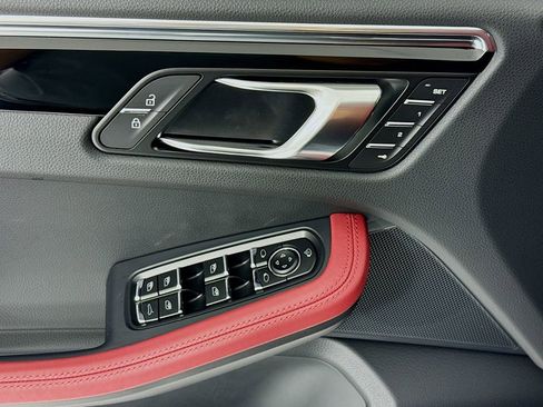 New 2026 Porsche Macan image 11