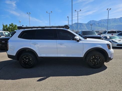 Used 2024 Kia Telluride SX Prestige X-Pro AWD/4WD image 2