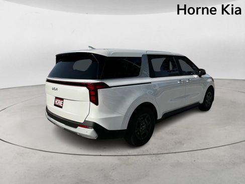 New 2026 Kia Carnival FWD image 4