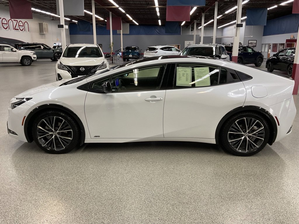 Used 2024 Toyota Prius XLE AWD/4WD image 8