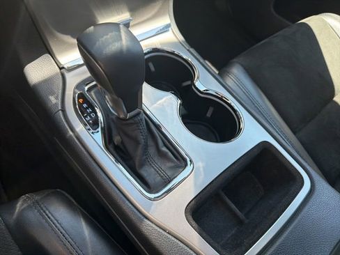Used 2019 Jeep Grand Cherokee Altitude AWD/4WD image 18