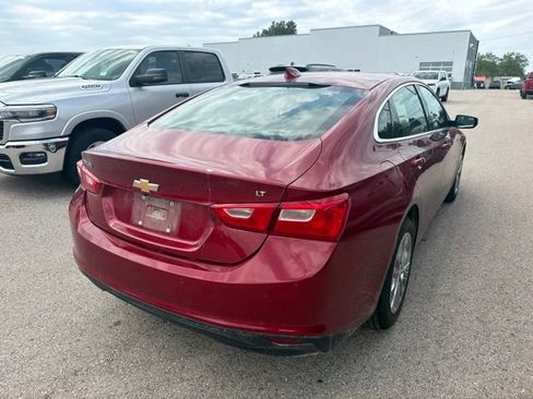 Used 2018 Chevrolet Malibu LT w/ Driver Confidence Package FWD image 8