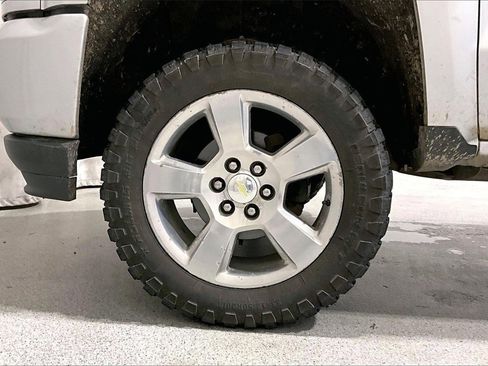 Used 2018 Chevrolet Silverado 1500 LT w/ Texas Edition image 6