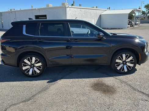 Used 2025 Mitsubishi Outlander SE AWD/4WD image 8