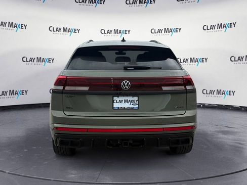 Used 2026 Volkswagen Atlas Cross Sport SEL R-Line AWD/4WD image 4