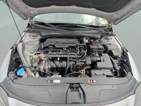 Used 2023 Hyundai Elantra SEL w/ Preferred Accessory Package FWD image 10
