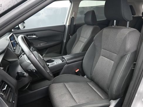 Used 2025 Nissan Rogue SV FWD image 19