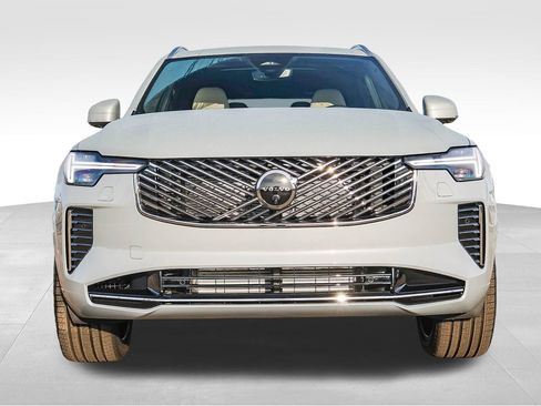 New 2026 Volvo XC90 T8 Plus w/ Protection Package AWD/4WD image 2