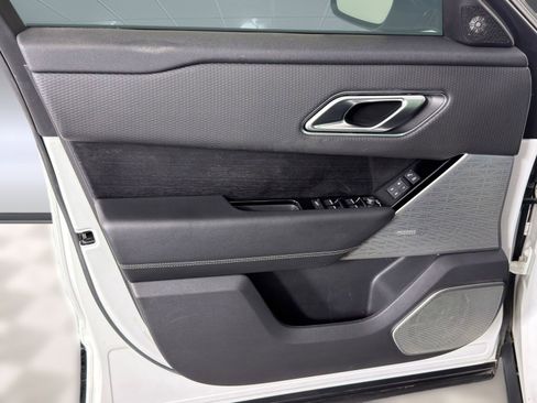 Used 2020 Land Rover Range Rover Velar S image 12