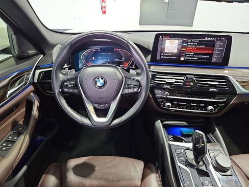 Used 2023 BMW 530i xDrive w/ Premium Package AWD/4WD image 14