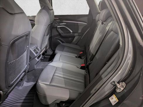 Used 2025 Audi Q5 Prestige image 24