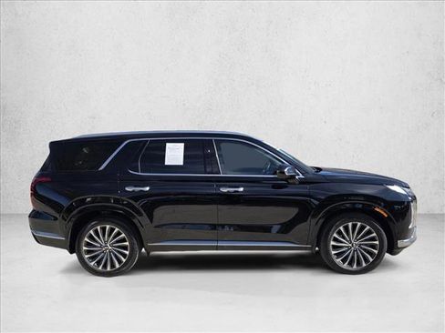 Used 2025 Hyundai Palisade Calligraphy image 4