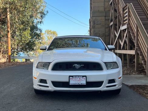 Used 2013 Ford Mustang Premium image 6