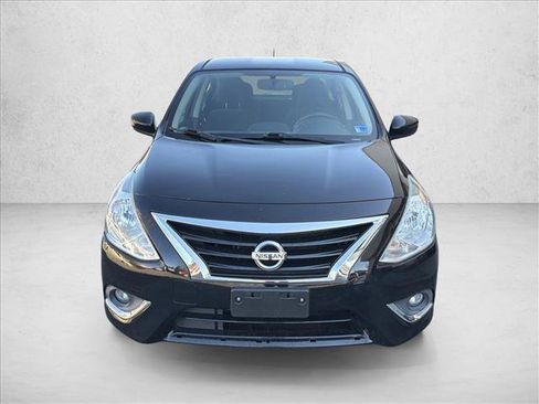 Used 2016 Nissan Versa SL image 2