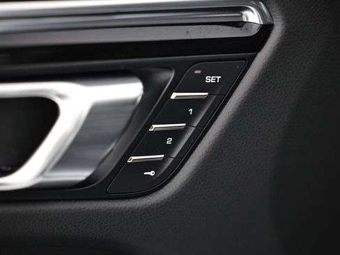 Certified 2026 Porsche Macan AWD/4WD image 21