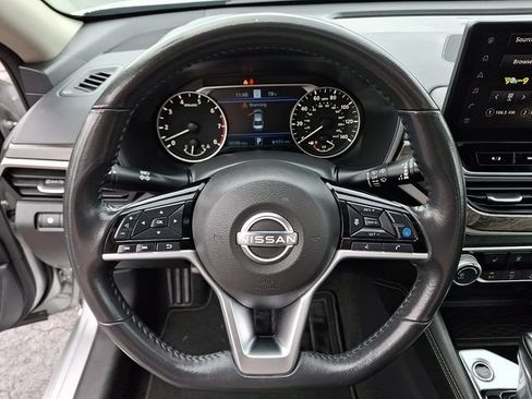 Used 2024 Nissan Altima 2.5 SV w/ SV Premium Package FWD image 21