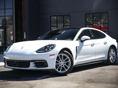 Used 2018 Porsche Panamera 4 AWD/4WD image 3