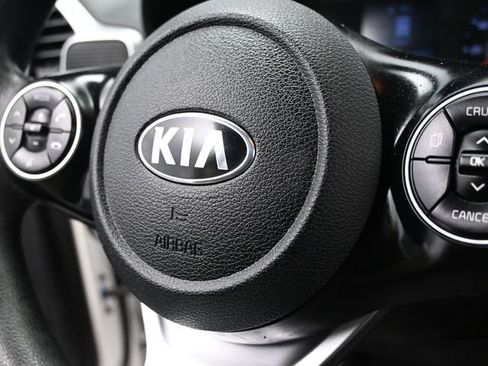 Used 2020 Kia Soul LX FWD image 10