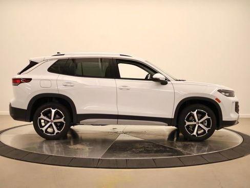 New 2026 Volkswagen Tiguan SE image 2